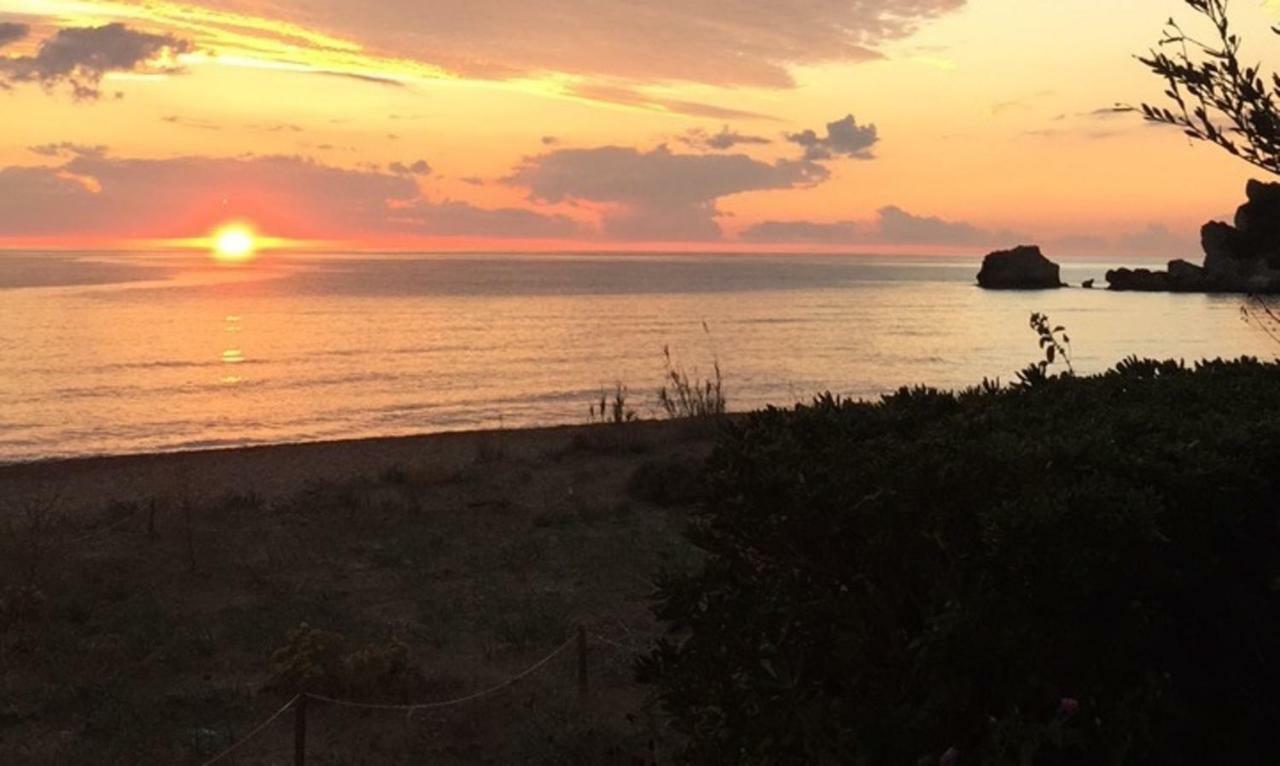 Aqua Seafront Glyfada Corfu Beach House With Garden Εξωτερικό φωτογραφία